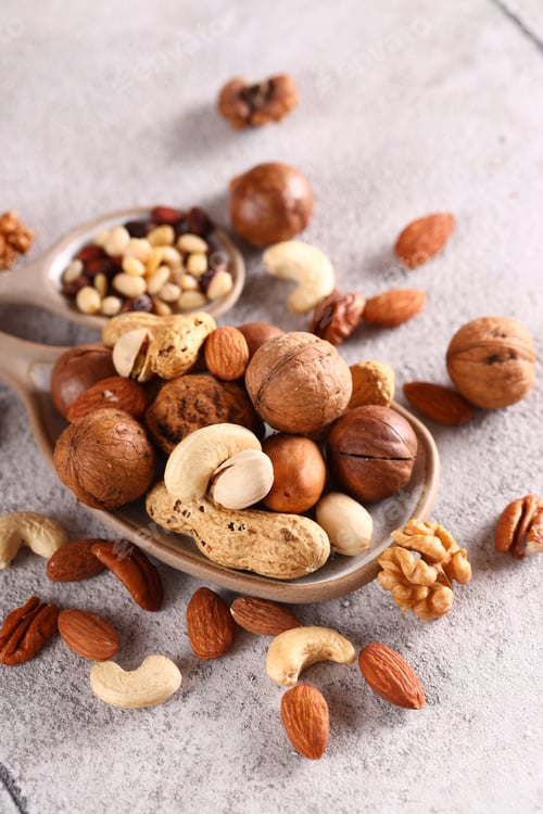 Preview: natural mix nuts, peeled and whole