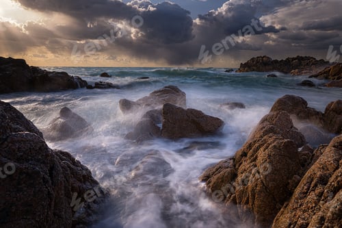 Aperçu: Mesmerizing view of the Corbiere Lighthouse on Jersey, the Channel Islands