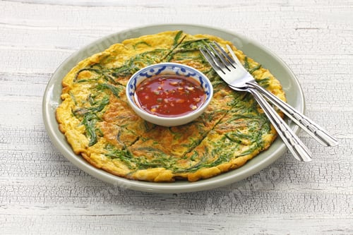 Preview: cha om kai, Thai omelette with acacia leaves