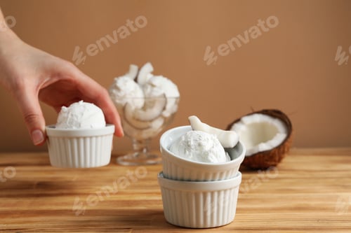 Preview: Summer dessert - ice cream, ice cream with coconut