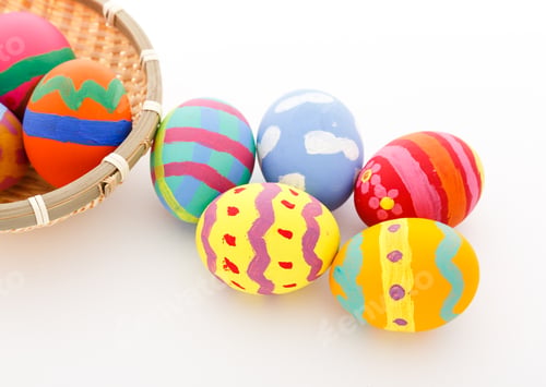 Preview: Easter egg in basket