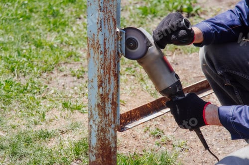 Preview: The Man Saws Angular Grinding Machine Iron Details of the fence.