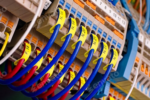 Preview: Electrical installation inside the junction box