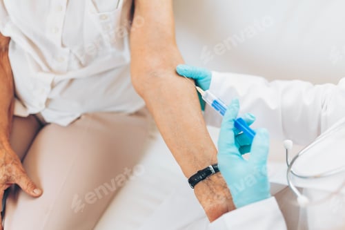 Preview: Vaccine administration on an elderly patient