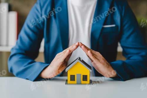 Preview: Real estate brokerAgents deliver sample houses to customers, mortgage contracts, loans, hire-purchas