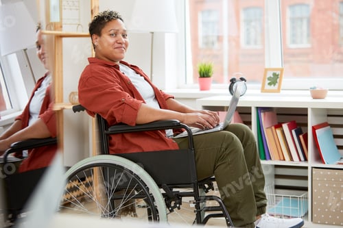 Preview: Disabled woman communicating online