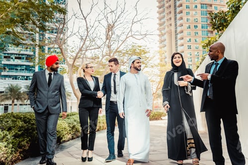 Preview: Business team in Dubai