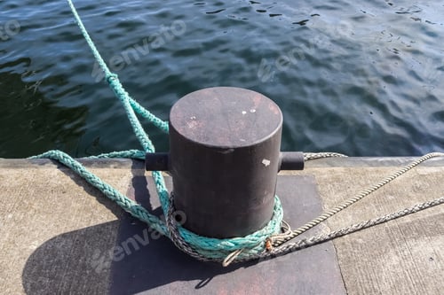 Preview: Berth bollard for the mooring of ships