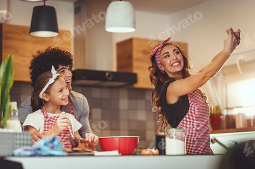 Preview: Family Baking Together in the Home Kitchen