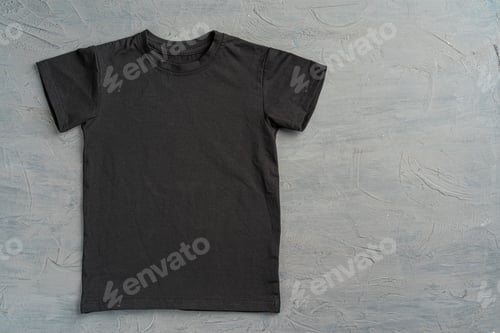 Preview: Black color plain t-shirt with copy space