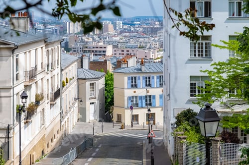 Preview: Paris, Montmartre, typical buildings