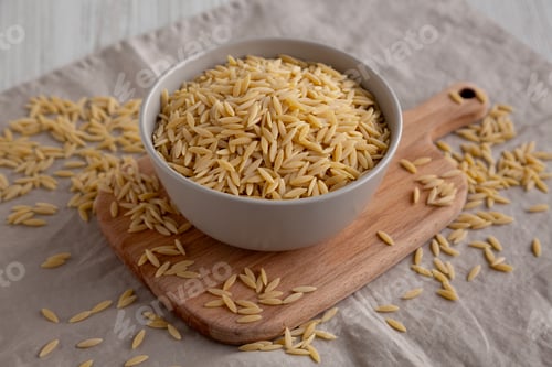 Preview: Organic Dried Orzo Pasta in a Bowl, side view.