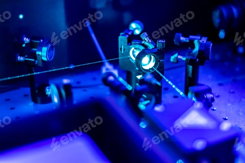 Preview: laser reflect on optic table un quantum laboratory b