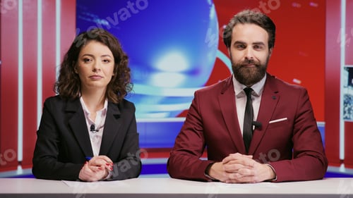 Vista previa: Presentadores de programas matutinos presentando noticieros