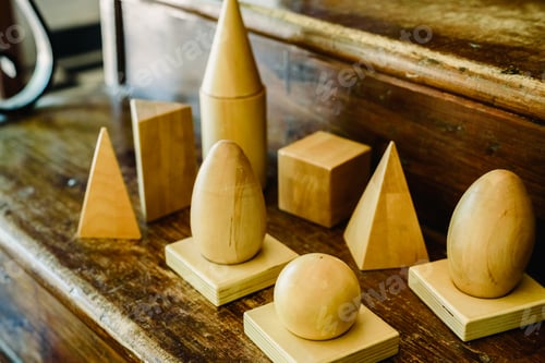 Preview: Solid wood shapes to study geometry and volumes, cones, triangles, squares