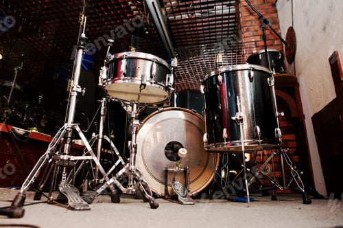 Preview: Drum set and drum sticks