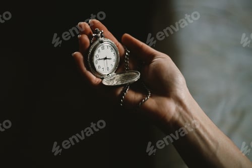 Preview: vintage watch in female hands