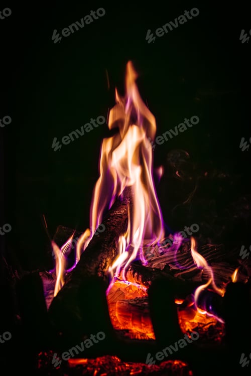 Preview: Mesmerizing fireplace flames close-up.