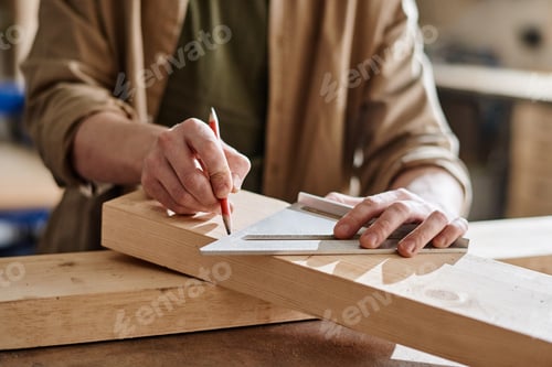 Preview: Making Mark On Wood Plank