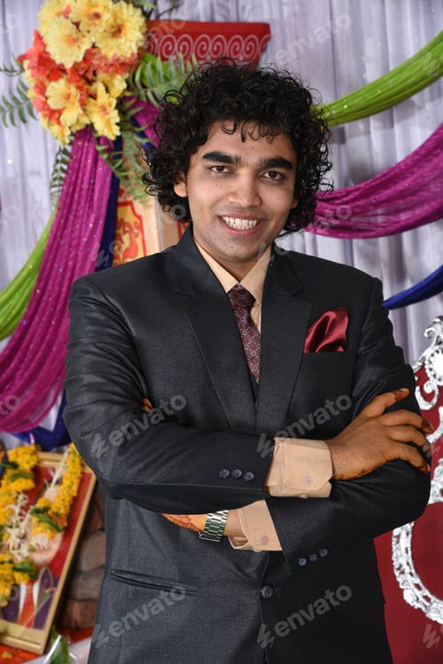 Preview: Handsome Indian groom in marriage ceremony