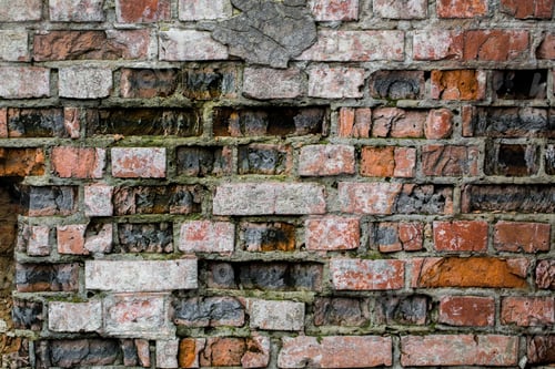 Visualização: Parede de tijolos muito antiga