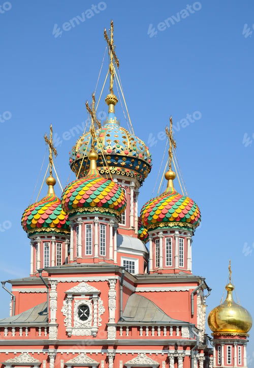 Preview: Multi-coloured cupolas of russian orthodox church