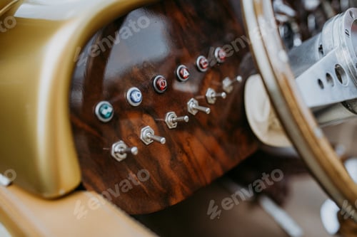 Preview: Old car inside