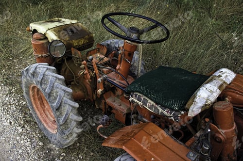 Preview: Tractor stopped by the side of the road
