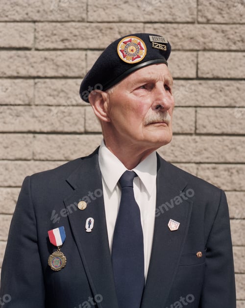 Preview: Portrait of elderly WWII veteran