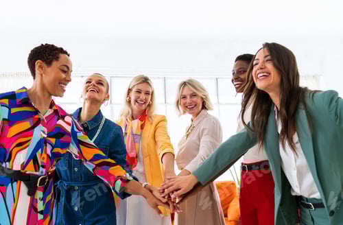 Preview: Group of businesswomen meeting in the office