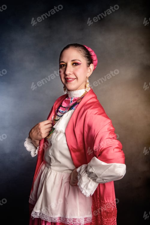 Preview: Mexican woman with Mexican warrior state costume A woman in a red dress