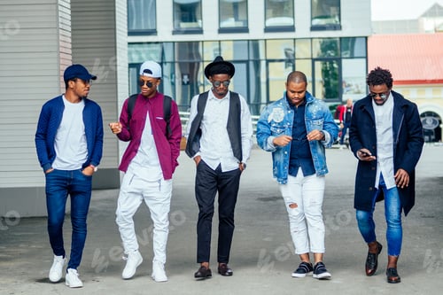 Preview: Group of many friends laughing out loud outdoor, sharing good and positive mood