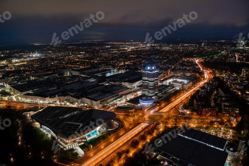 Preview: Autumn Evening in Munich: Urban Lights Video