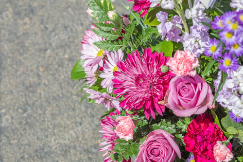 Preview: Close-up photo of bunch of flowers