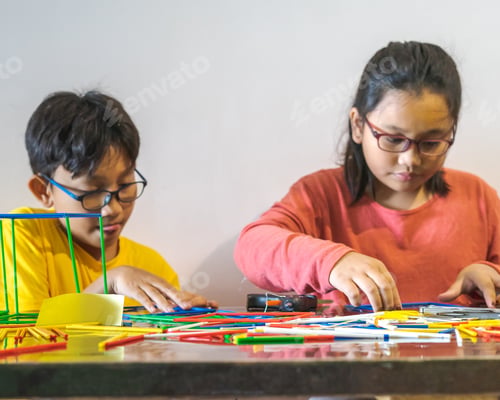 Preview: Constructing with lots of colorful plastic sticks.