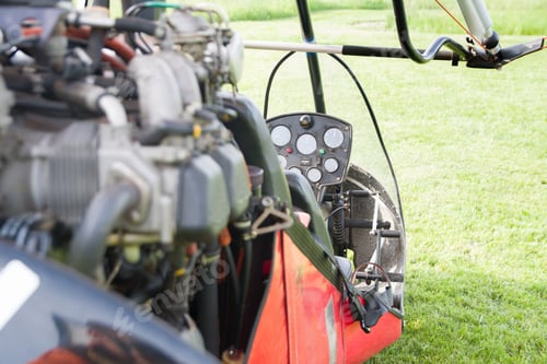 Preview: motorized paraglider