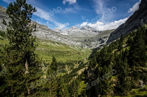 Preview: Beautiful shot of one of the best valleys in the Pyrenees