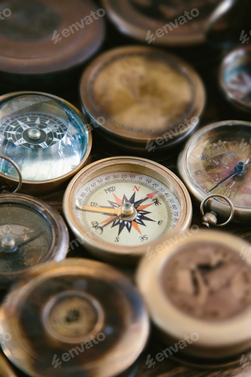 Preview: Old compass