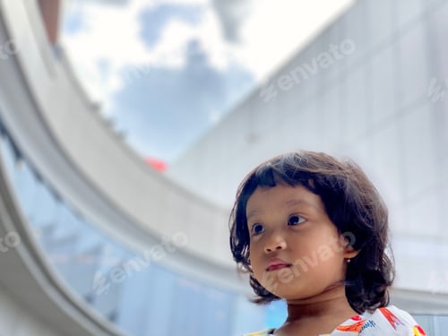 Preview: Portrait kid smiling