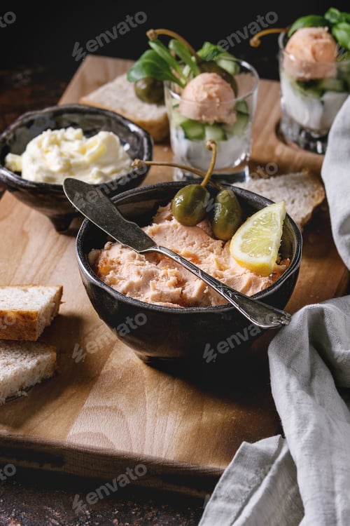 Preview: Salmon pate with red caviar