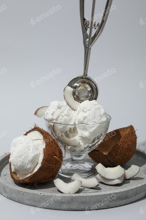 Preview: Summer dessert - ice cream, ice cream with coconut