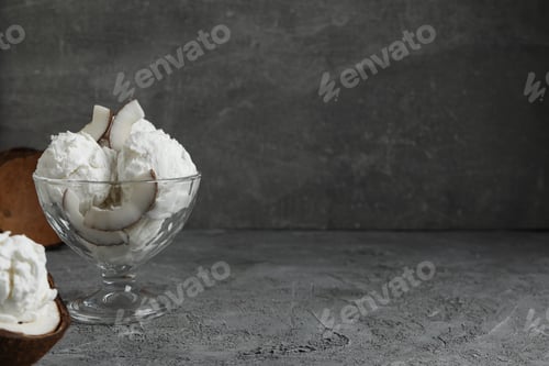 Preview: Summer dessert - ice cream, ice cream with coconut