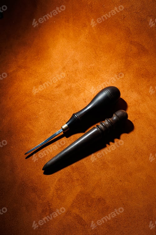 Preview: Production of handicrafts from genuine leather. Tools for making leather goods and pieces of brown