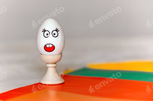 Preview: Decorating eggs at home with emotion stickers
