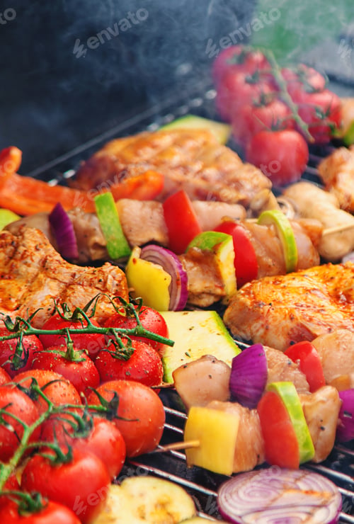 Preview: Vegetables and meat are grilled. Selective focus.