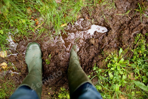 Preview: rain boots in mud