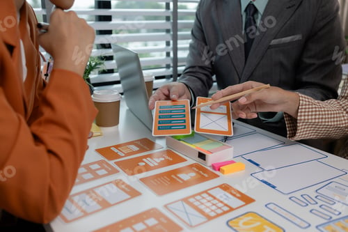 Preview: the development team is consulting on the design of the website UX UI, they are working on project o