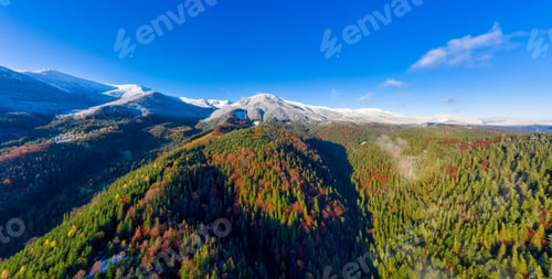 Preview: Picturesque mountain landscapes near the village of Dzembronya in Ukraine in the Carpathians