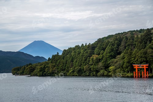 Preview: Hakone, lake Ashi