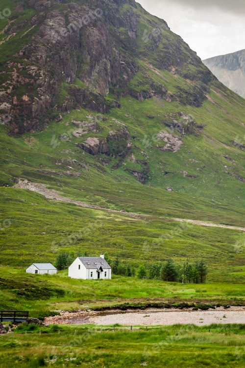 Preview: House in the sunny Scotland highlands